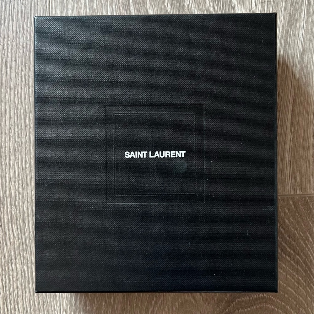 Saint Laurent Box (BB45)